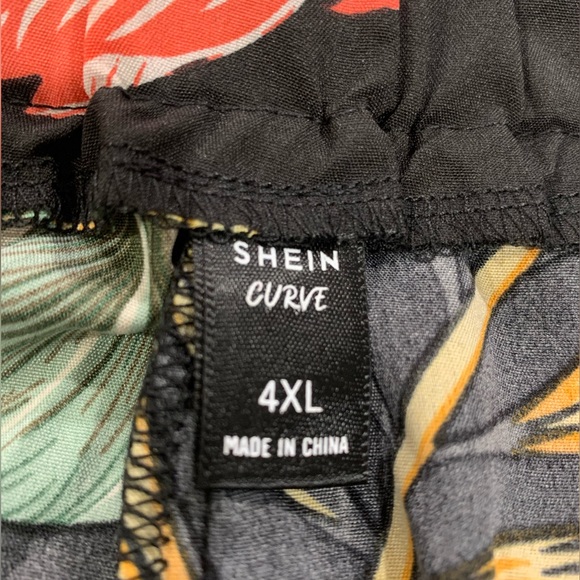 Shein Paperbag Waist Shorts - Picture 2 of 2